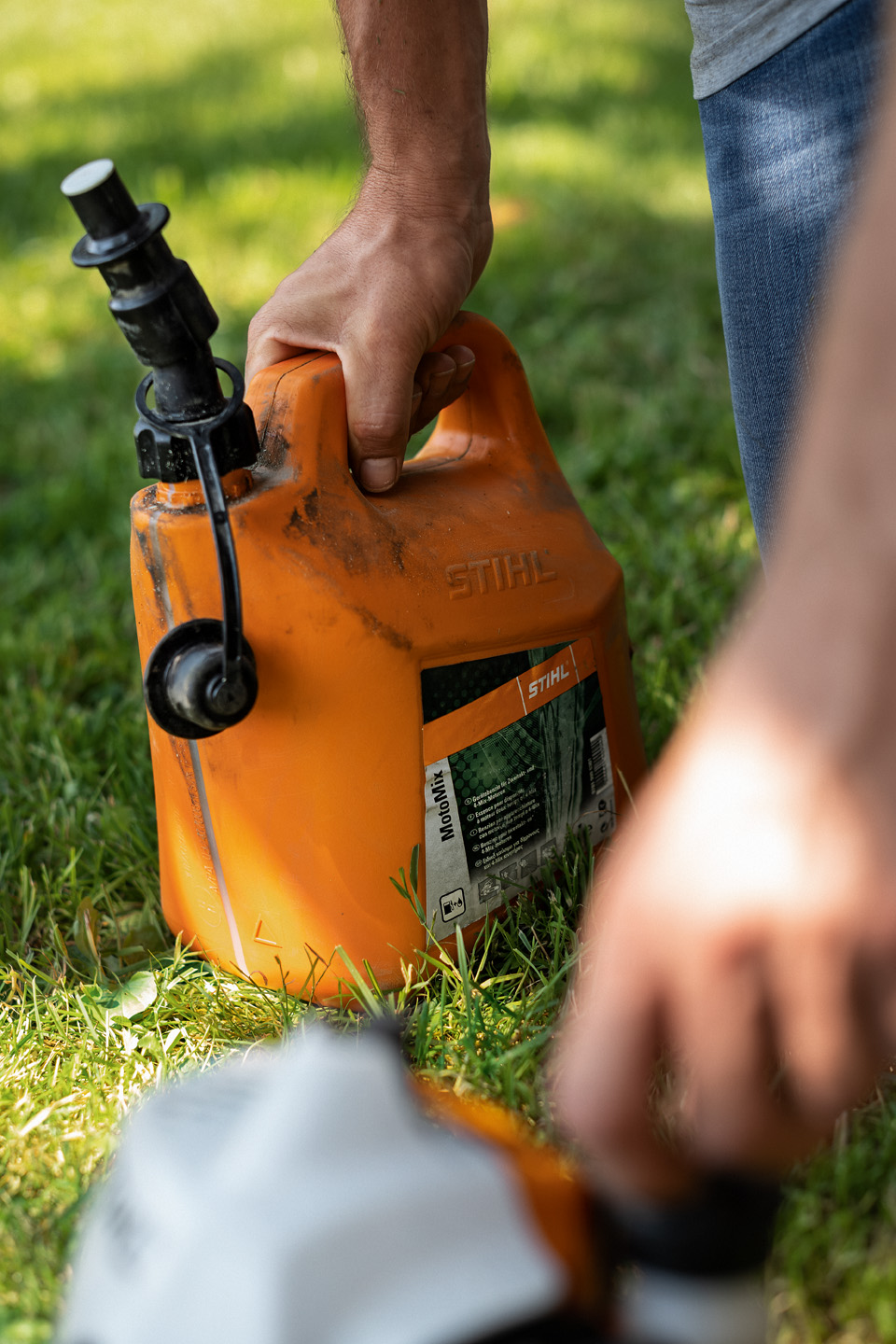 STIHL MotoMix üzemanyag motoros kaszához narancsszínű kannában